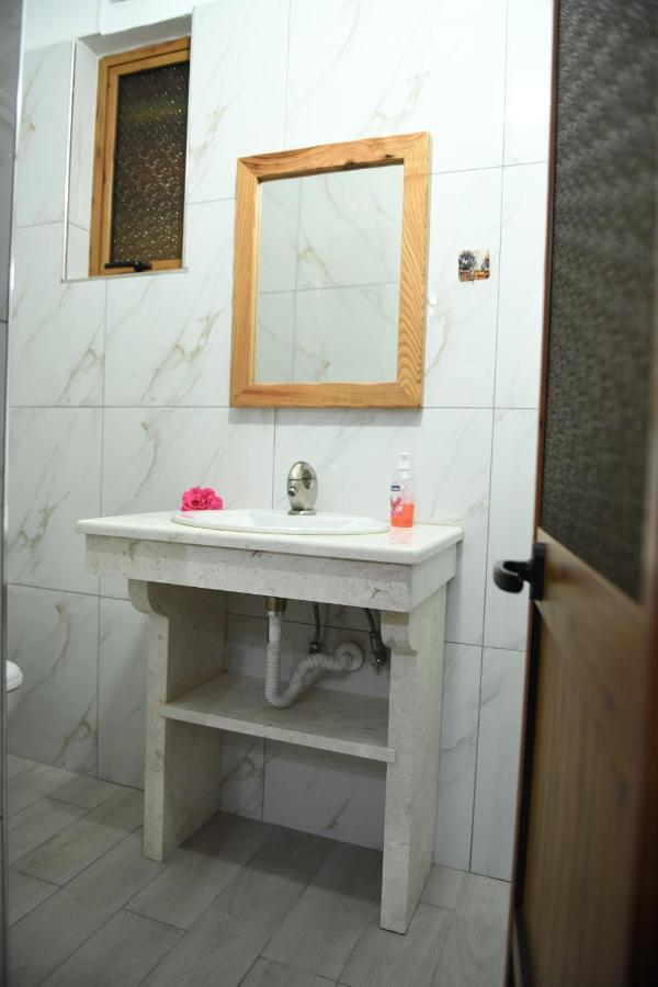 Guesthouse Leo Berat Luaran gambar