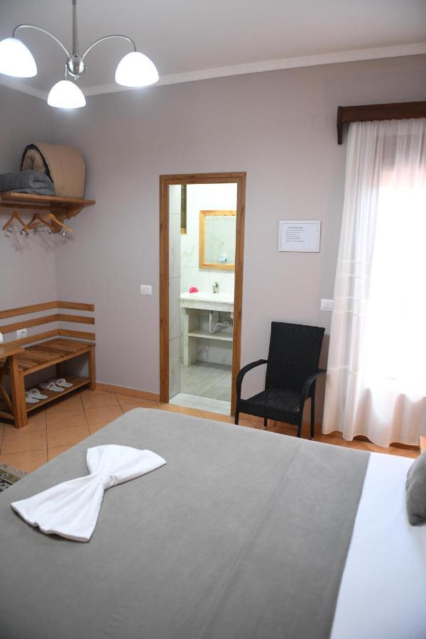 Guesthouse Leo Berat Luaran gambar